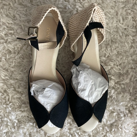 Tonivis Women’s 9.5 Black And Tan Platform Sandals With Ankle Strap - Picture 4 of 4